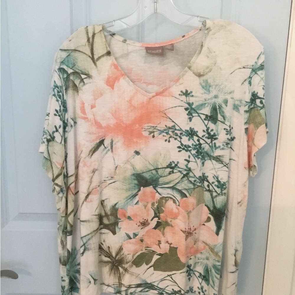 CHICO’S T-SHIRT size 3 oriental design short sleeve very relaxed fit stretchy